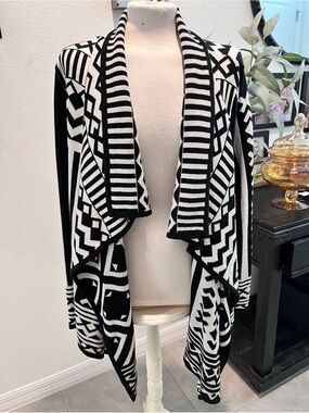 Bar III Black and White Geometric Open Drape Cardigan